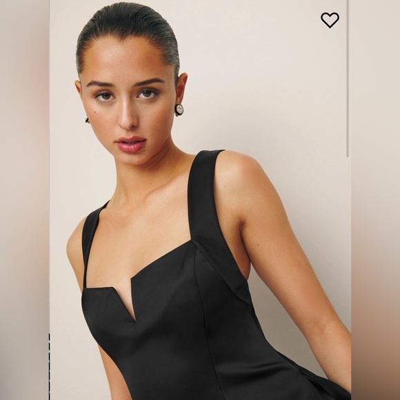 NWT Reformation Rayne Satin Top in Black Size 6 - Sleeveless Peplum Top - Picture 4 of 7